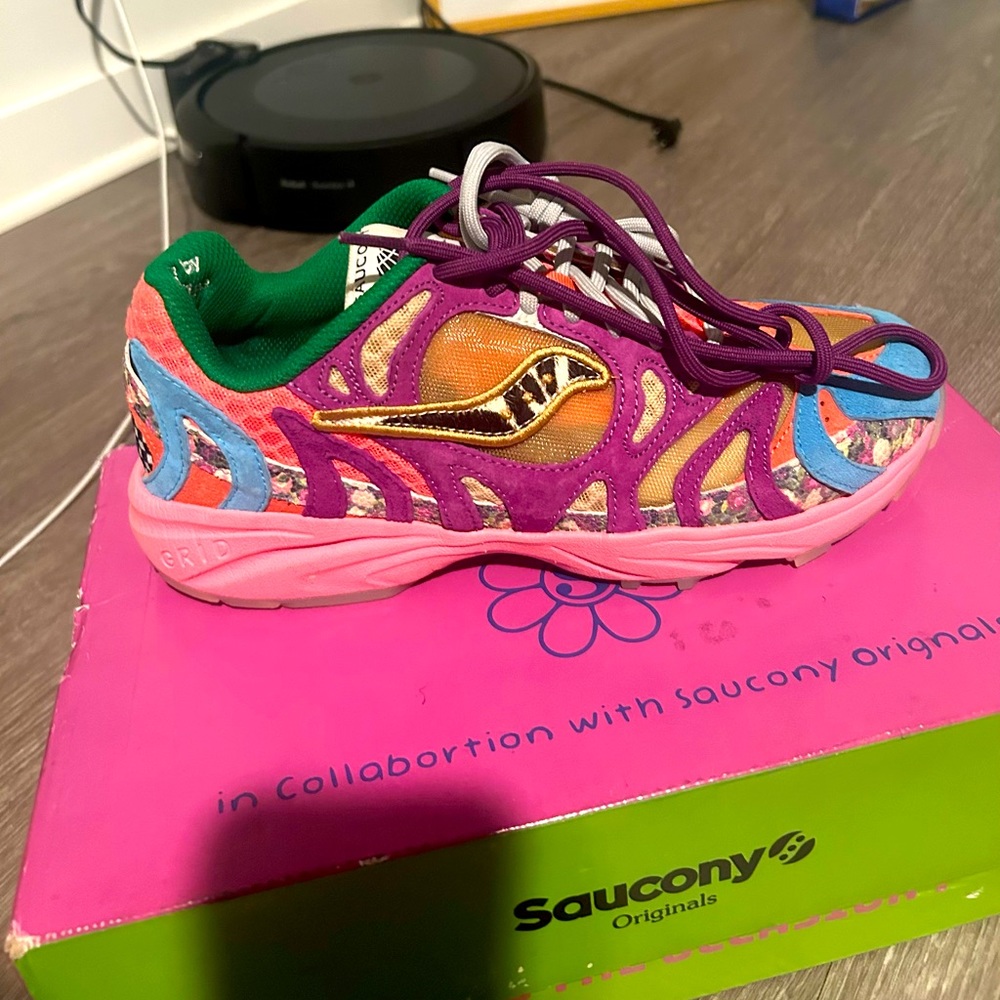 Saucony Grid Azura 2000 brand new